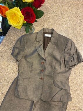 Tahari Arthur S Levine 2 Piece Skirt Lined Suit Brown Size 8